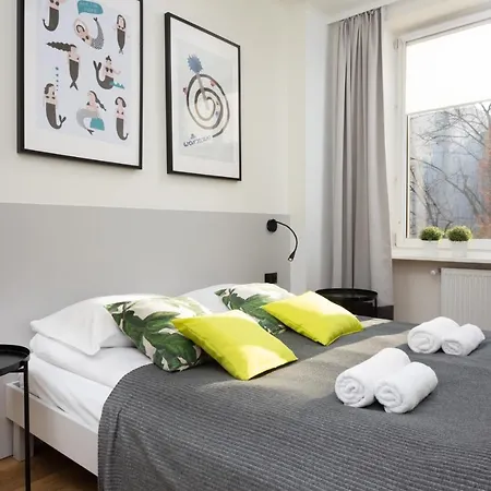 Family City Center By Renters Prestige Апартаменты *