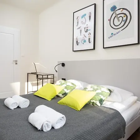 Family City Center By Renters Prestige Appartamento